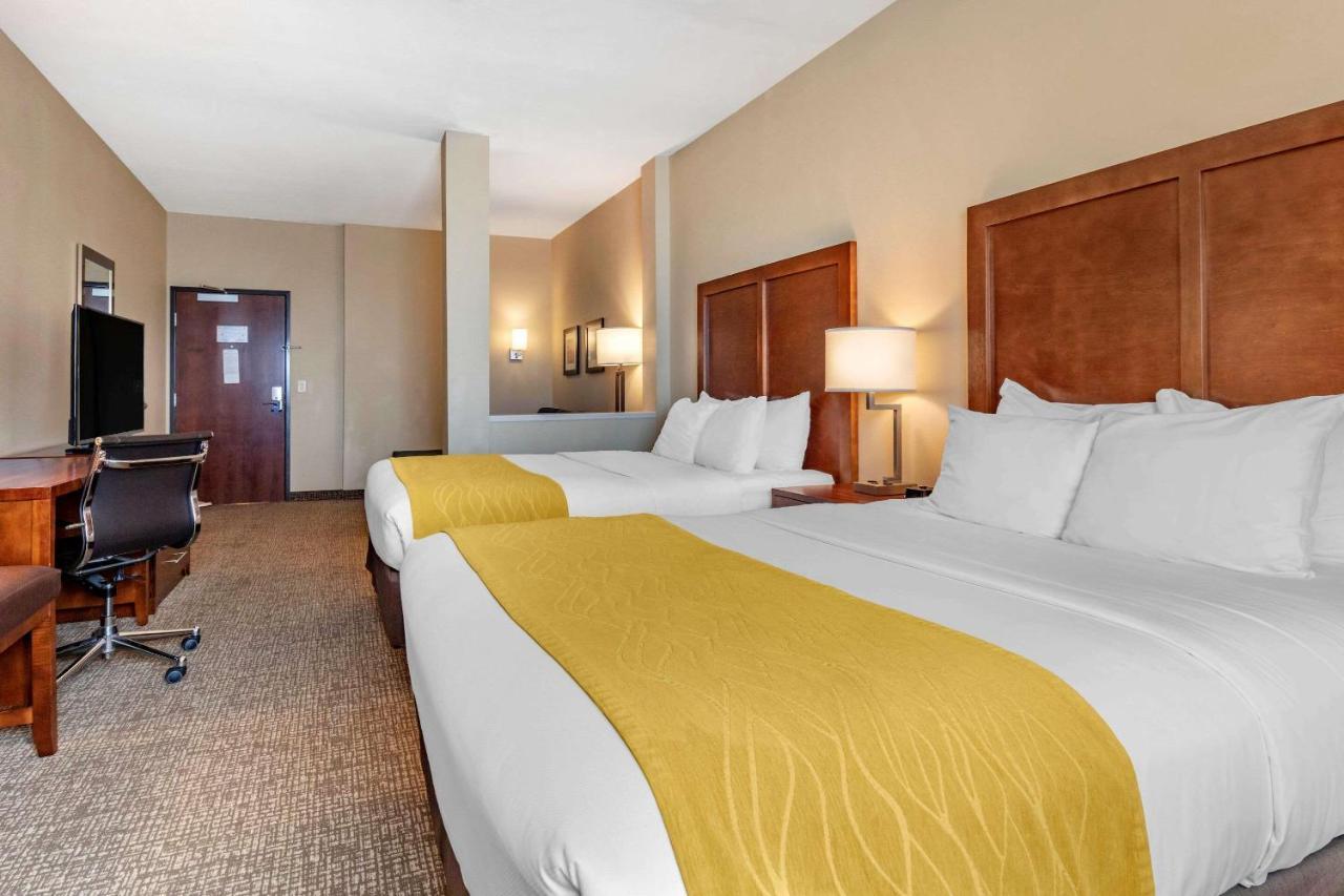 Comfort Inn & Suites Еджвуд Екстер'єр фото