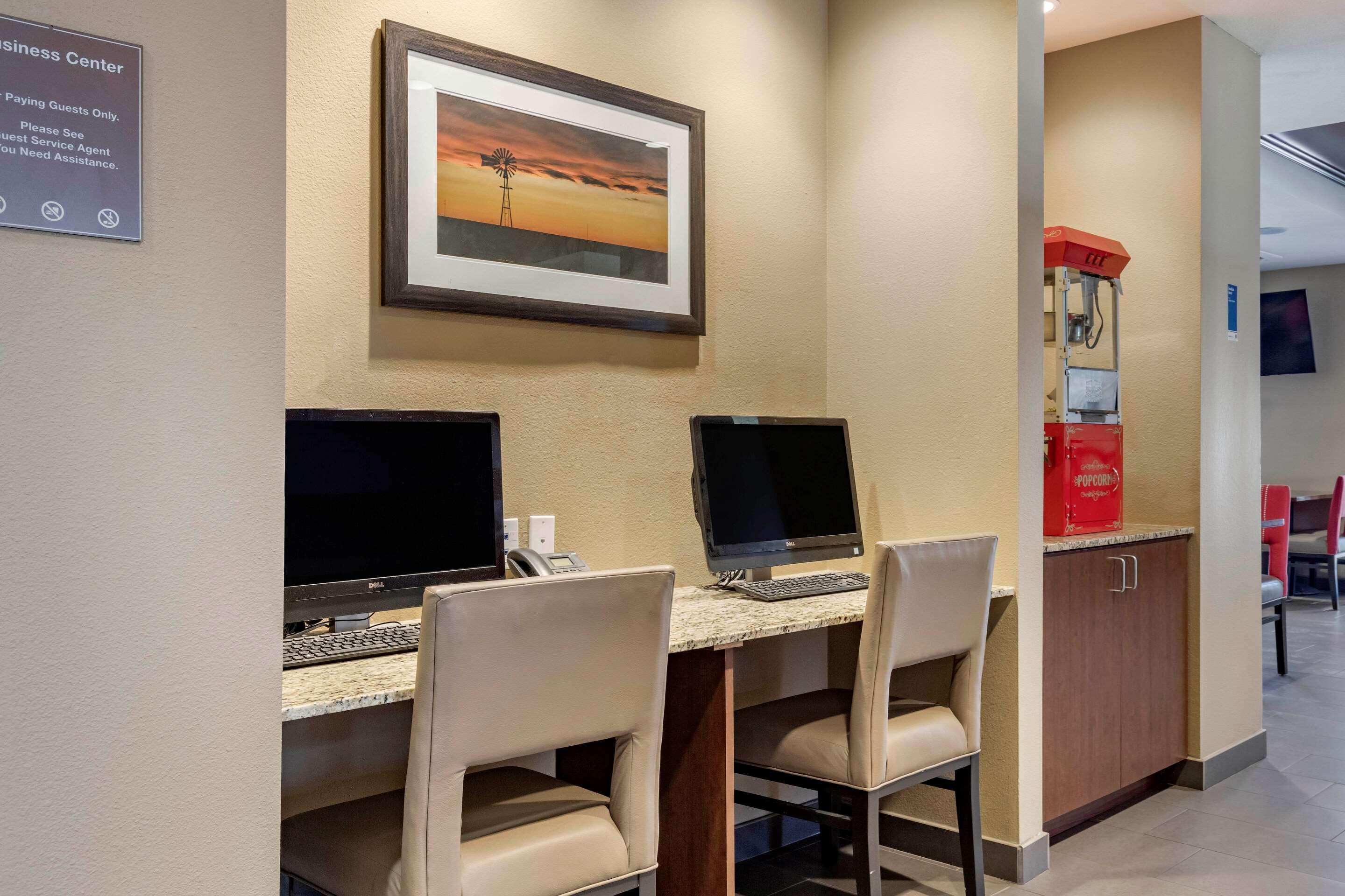 Comfort Inn & Suites Еджвуд Екстер'єр фото