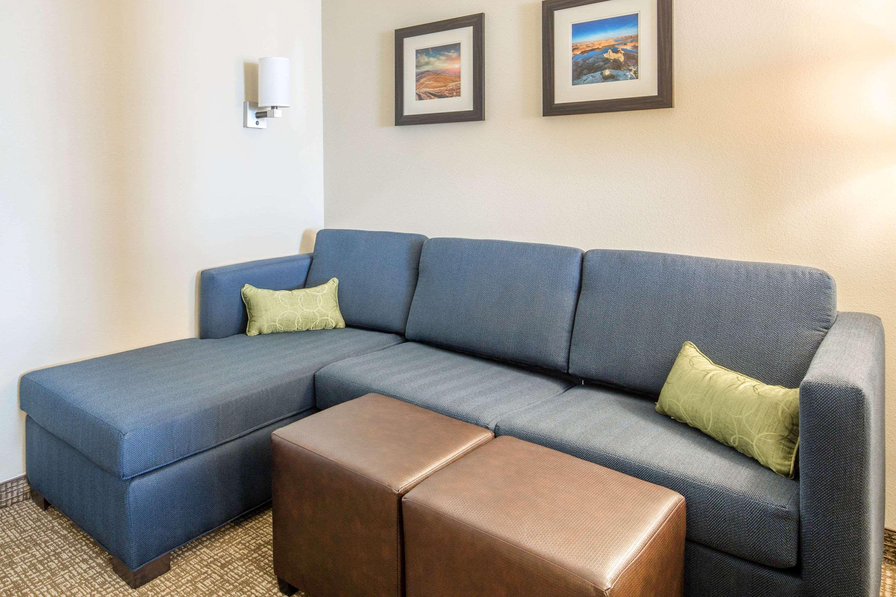 Comfort Inn & Suites Еджвуд Екстер'єр фото