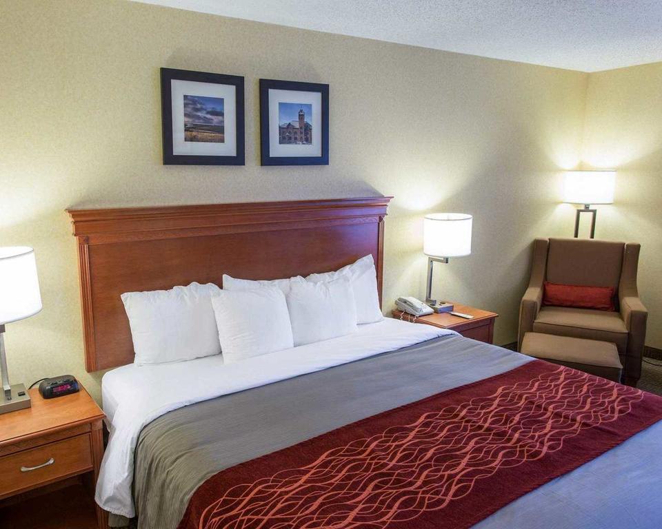 Comfort Inn & Suites Еджвуд Екстер'єр фото